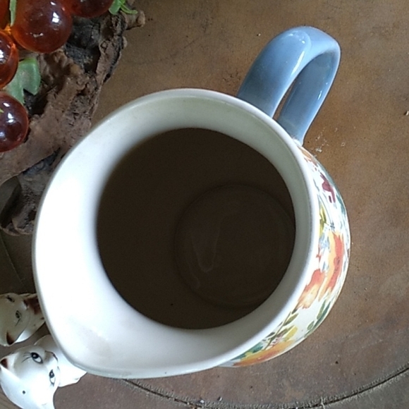 Pioneer Woman discontinued Willow pattern 3.2 qt pitcher - Picture 3 of 5